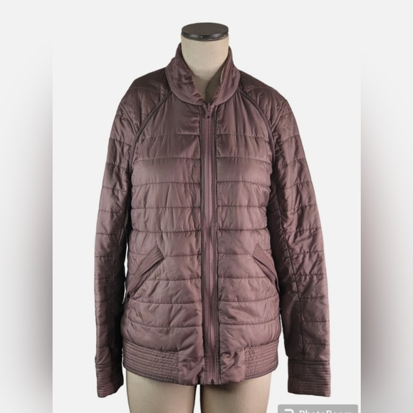Lululemon Athletica Women's Puffer Jacket in Mauve - Picture 2 of 8